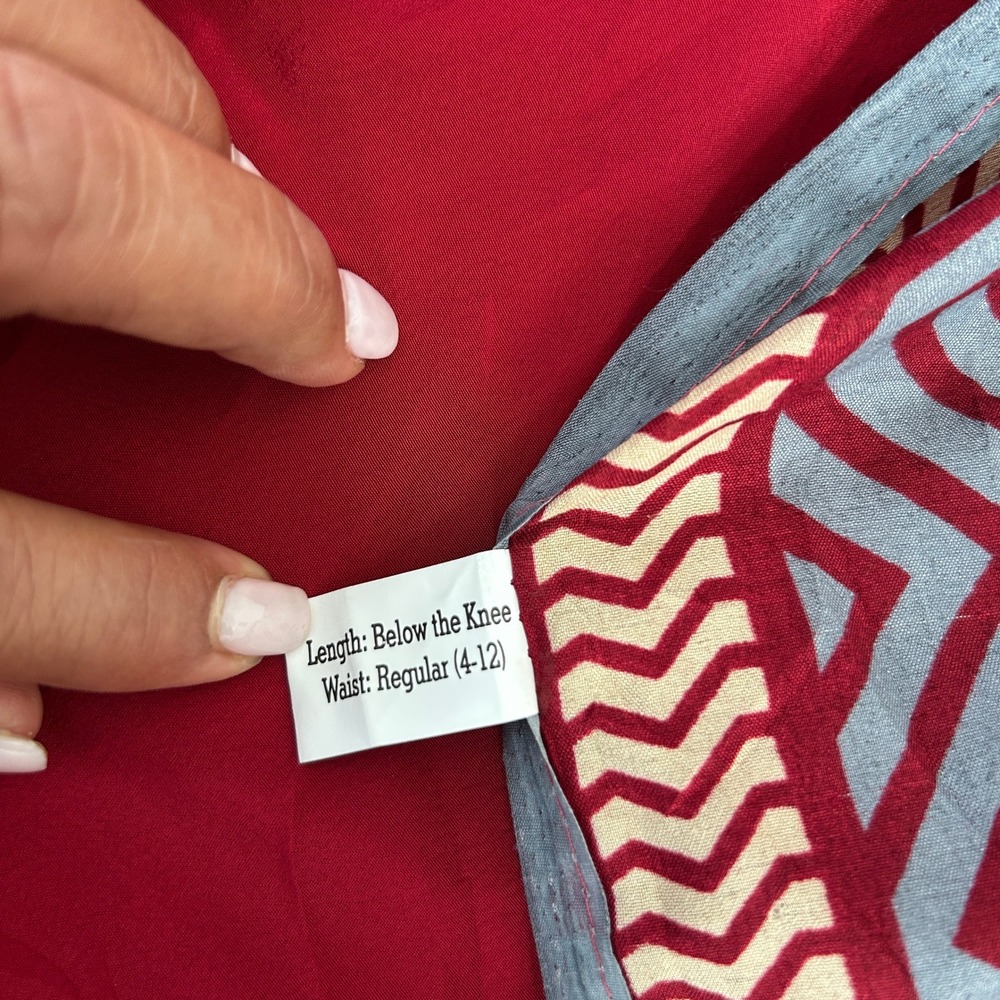 Darn Good Yarn Silk Reversible Sari Wrap Skirt Red Grey Chevron Paisley 4-12 - Picture 7 of 8